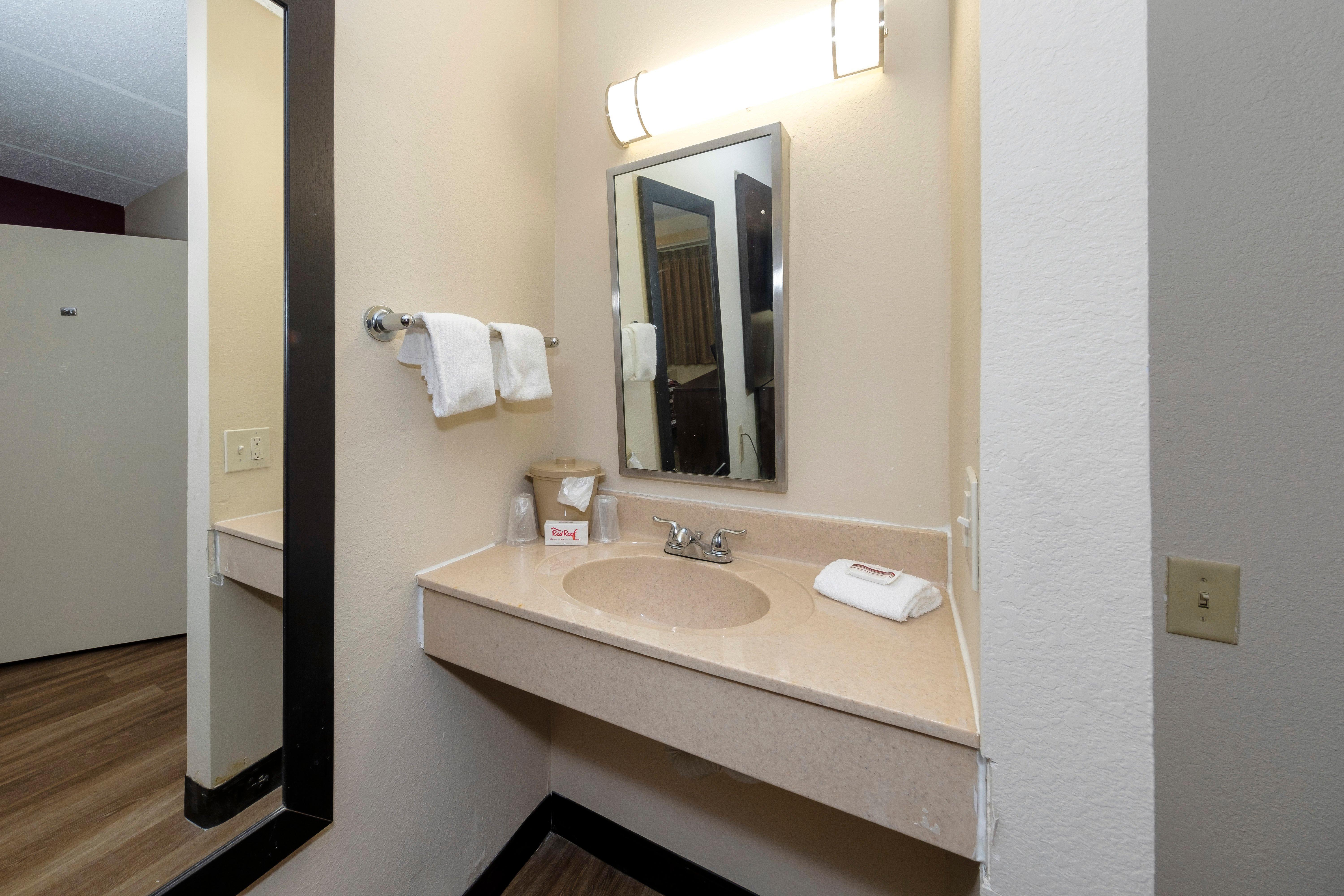 Red Roof Inn Tampa - Brandon Dış mekan fotoğraf