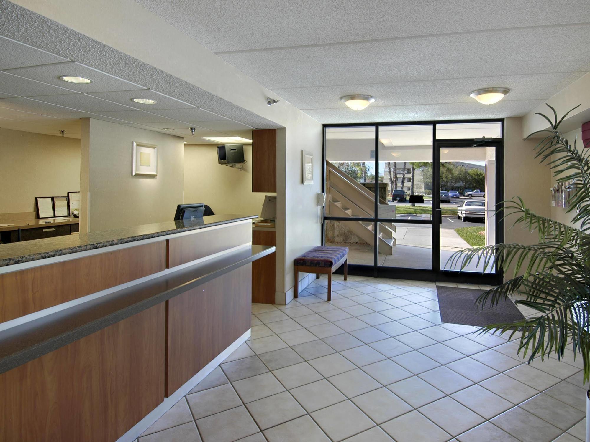 Red Roof Inn Tampa - Brandon Dış mekan fotoğraf